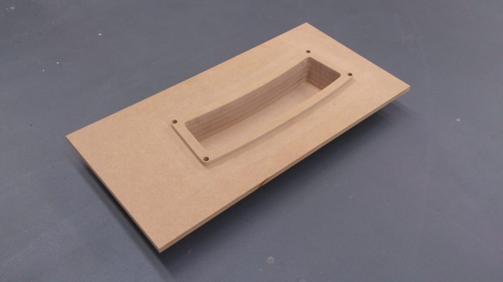 Jules-Dock-Shaping_MDF_Frezen_Hottug_Drankbak_Composietmal_Mallenbouw Jules-Dock-Shaping_MDF_Frezen_Hottug_Drankbak_Composietmal_Mallenbouw