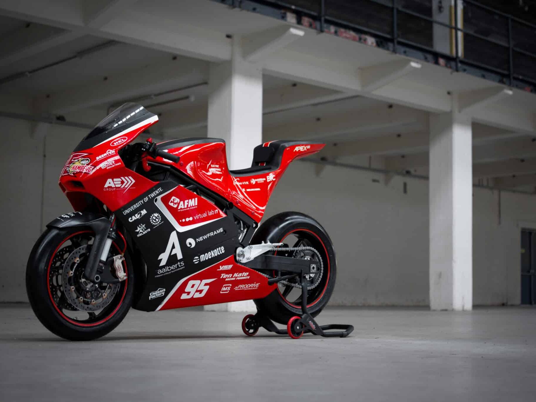 jules-dock-shaping_cnc_frezen_mdf_mallenbouw_tu delft_moterfiets_0